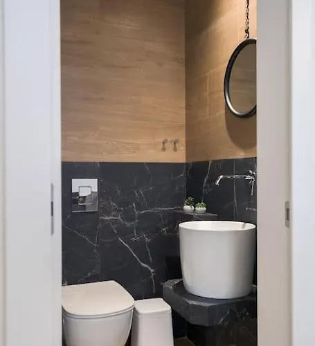 In Heart Of Old Town Saint Rocco's Chic Appartamento