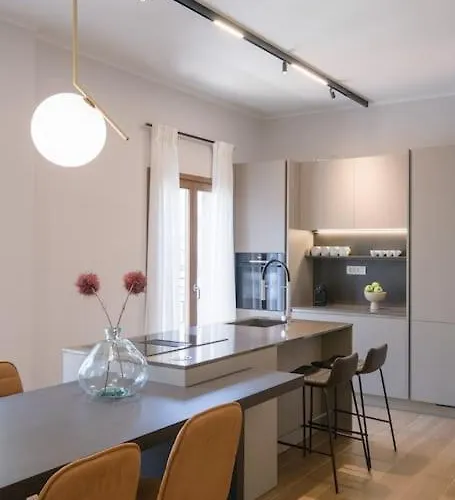 In Heart Of Old Town Saint Rocco's Chic Appartamento *