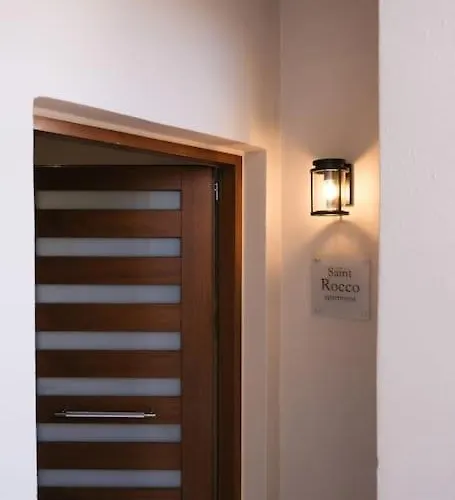 In Heart Of Old Town Saint Rocco's Chic Appartamento