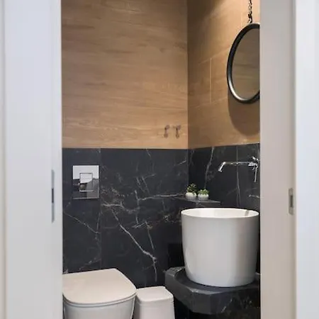 In Heart Of Old Town Saint Rocco's Chic Apartment