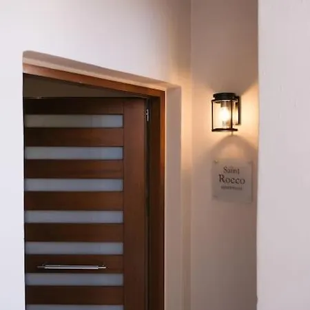 In Heart Of Old Town Saint Rocco's Chic Apartment