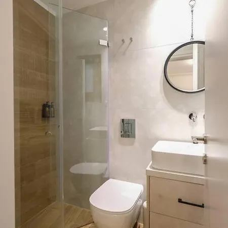 In Heart Of Old Town Saint Rocco's Chic Apartment