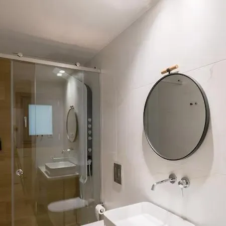 In Heart Of Old Town Saint Rocco's Chic Apartment *