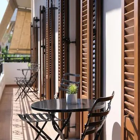 In Heart Of Old Town Saint Rocco's Chic Apartment *